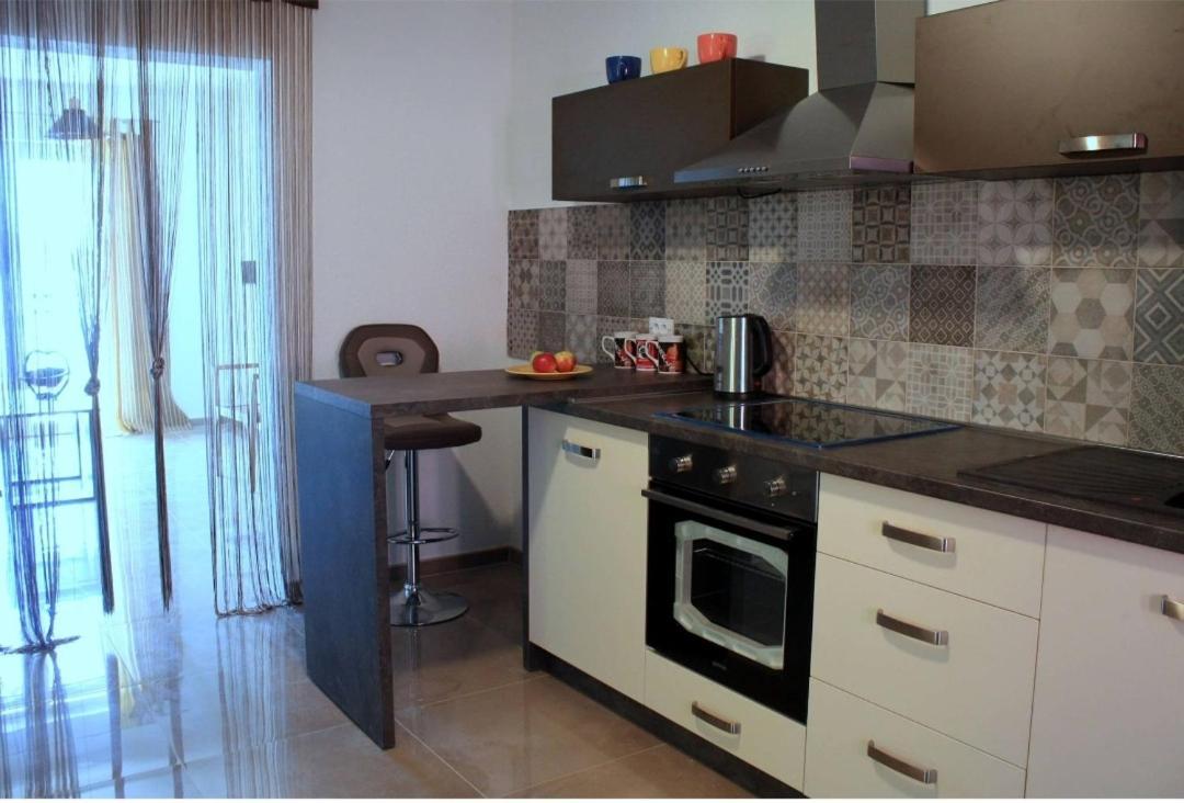 Odessa Mama Apartment Bijela Exterior foto