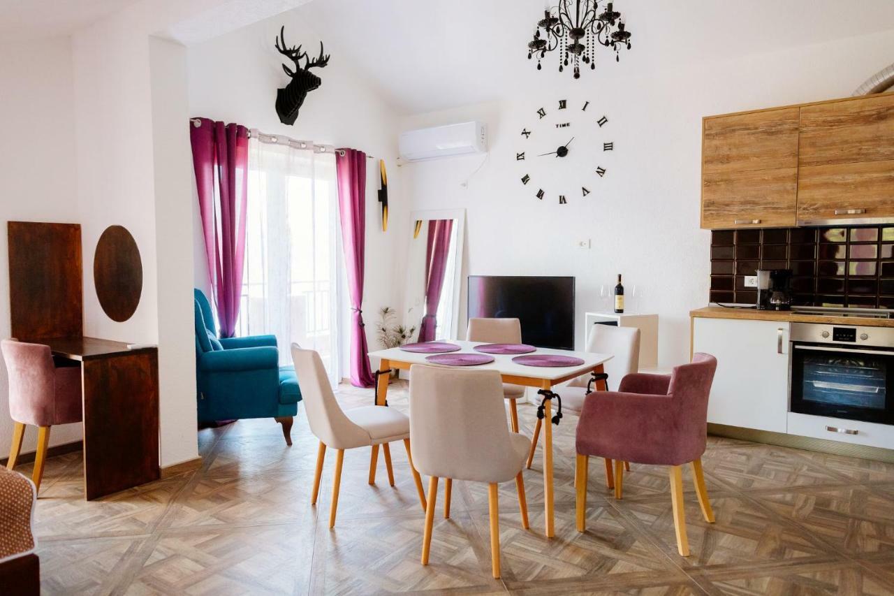 Odessa Mama Apartment Bijela Exterior foto